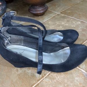 Warn zip up back with straps small heel dress shoes